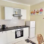Budget 2 Bedroom Apartment Close To Hyde Park