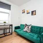 Queensmaryhospital-Queensmaryuniversity-Convenient-Cosy
