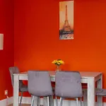 Spacious 4Br Apt With Large Balcony
