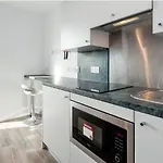 Spacious & Bright Studio In Lewisham Quick Links