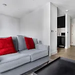 Spacious 3-Bedrooms At Shoreditch