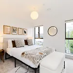 The South Wimbledon Hideout - Fancy 1Bdr Flat With Balcony