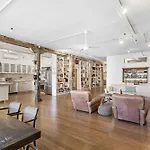 Modern Flat For 8 Guests