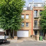 Charming 3Br Flat In London