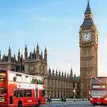 New Private Studio Apartment London 6