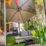 Double Room W/Projector & Garden Hot Tub