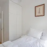 Modern 3 Bedroom Apartment in Brixton