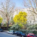 Modern & Spacious 1 Bedroom Apartment In London