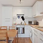 Modern 2 Bedroom Apartment In Homerton