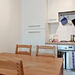 Modern 2 Bedroom Apartment In Homerton