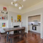 Newly Renovated 3 Bedroom Apartment In North West London
