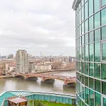 Gorgeous 3 Bedroom Flat In Vauxhall With City Views