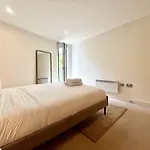Quiet & Cosy Apartment Walk To Farringdon