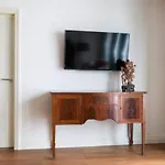 Modern And Large Oasis Flat In Camden With Patio