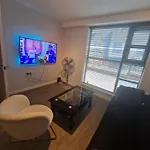 Aarons Riverview Luxury Apartment