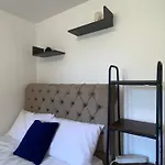 Family-Friendly 2-Bed, 2-Bath Xmas Home - Book Now!