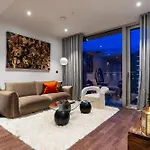 Luxurious Haven In Iconic Battersea Power Station