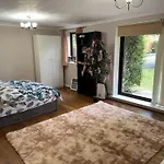 Stunning 2 Bedroom With Garden Sleep 6