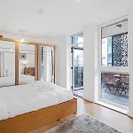 Modern Flat With Balcony Central London Pass The Keys