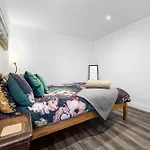 Modern Basement Apartment Stoke Newington London, Close To Transport