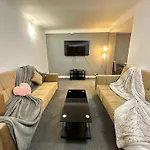 Two Bedroom Apartment Edgware Road