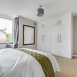 Putney Bridge Hideaway