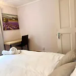 City Short Stay Battersea Home