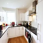Bedroom 1, Queens Road