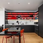 Guestready - Contemporary Living In London