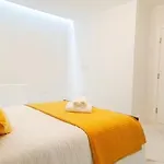 Spacious 2B2B Apartment With Garden