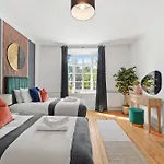 Modern Deluxe 3 Bed In Putney - Parking