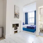 Fashion Apartments