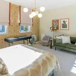 London Oasis - Spacious 4 Bedroom House