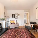 Pass The Keys Peaceful Zen Apartment With Parking Kew London