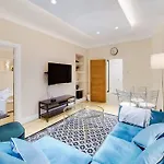 Marble Arch - Quebec Residence