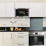 Excel Centre 2 Bedroom Flat In East London