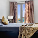 Excel Centre 2 Bedroom Flat In East London