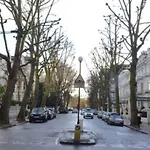 Holland Park 2 Bed Flat By Basetogo