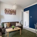 Gorgeous 2Bed Apartment In Fulham, London