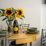 Gorgeous 2Bed Apartment In Fulham, London