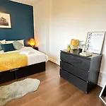 Modern 3 Bedroom Flat In Camden