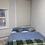 London Stratford 4 Bed Apartment