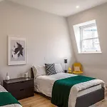 Picktheplace Family House In West Kensington