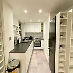 Stylish 1Br, 15 Mins To Buckingham Palace, Central London