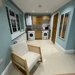 One Bedroom Flat Park Avenue