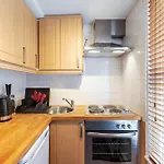 Charming One-Bedroom Gem In Earls Court
