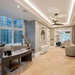 Knightsbridge, Hyde Park- Sw1