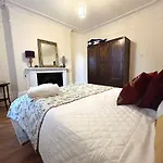 Charming 2 Bedroom Central London Family Home