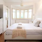 Beautiful 4 Bedroom Home With Garden Sleeps 10