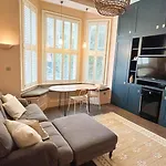 Unique 1Bd With Large Private Patio Queen\'S Park